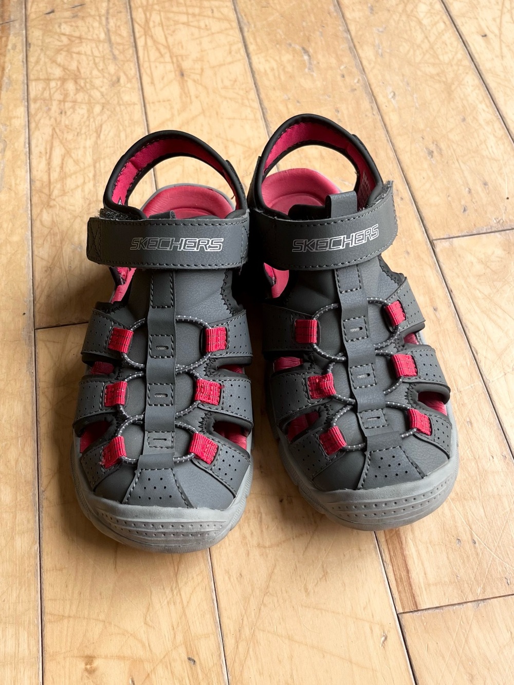 Skechers Kids Closed-Toe Sport Sandals Gray Red Velcro Outdoor Adventure Size 2